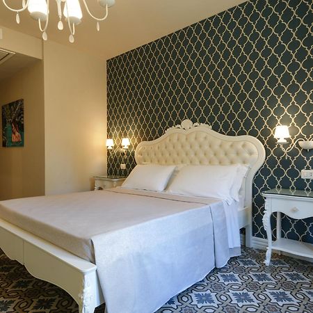 Sui Generis Tropea Luxury Rooms ภายนอก รูปภาพ