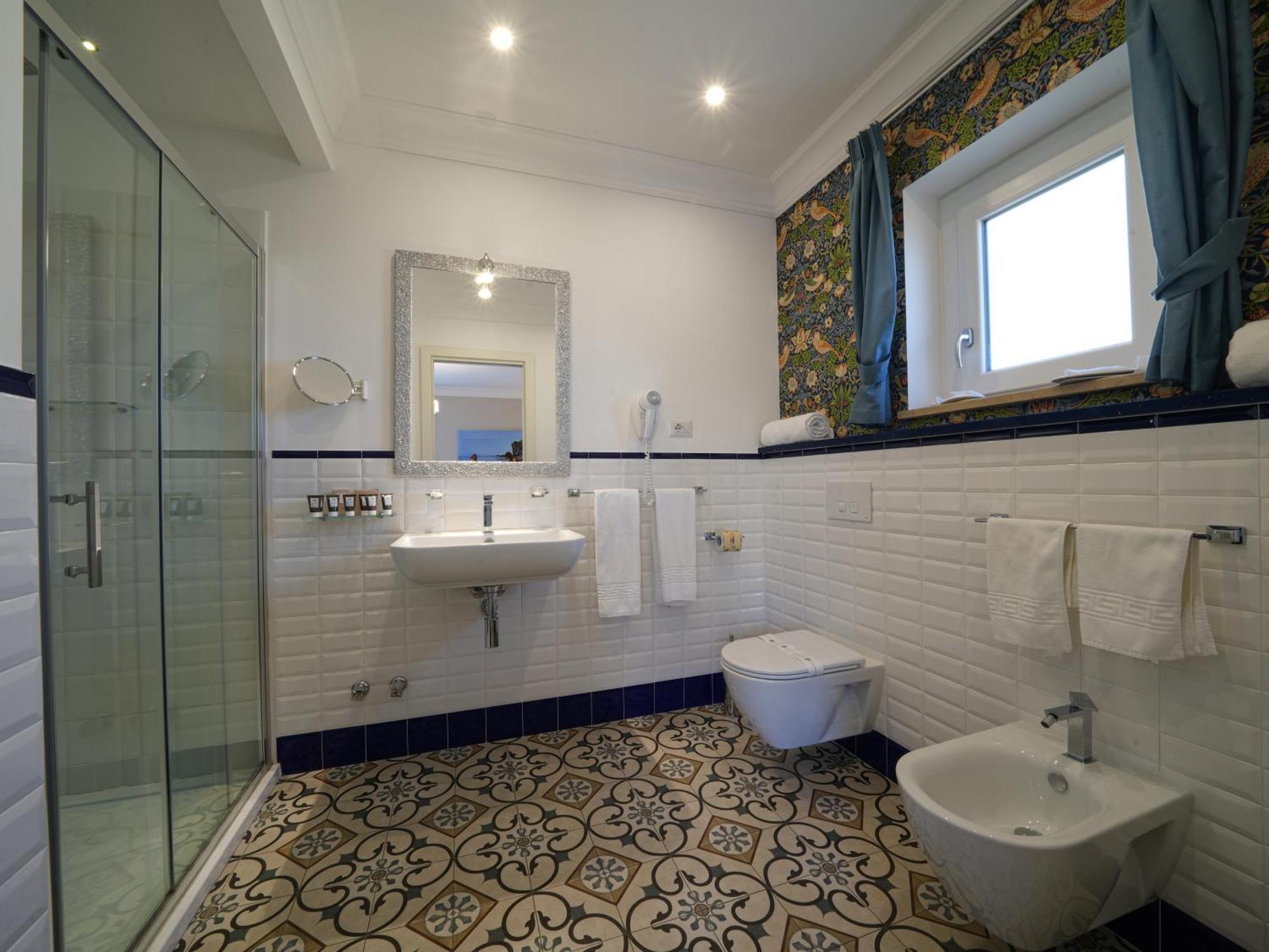 Sui Generis Tropea Luxury Rooms ภายนอก รูปภาพ