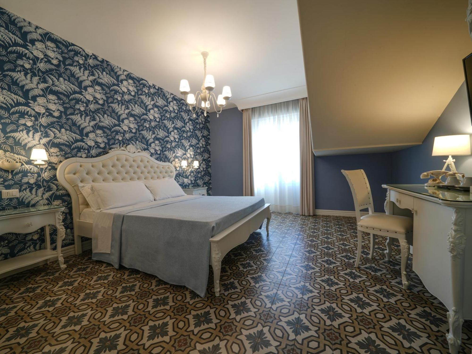 Sui Generis Tropea Luxury Rooms ภายนอก รูปภาพ