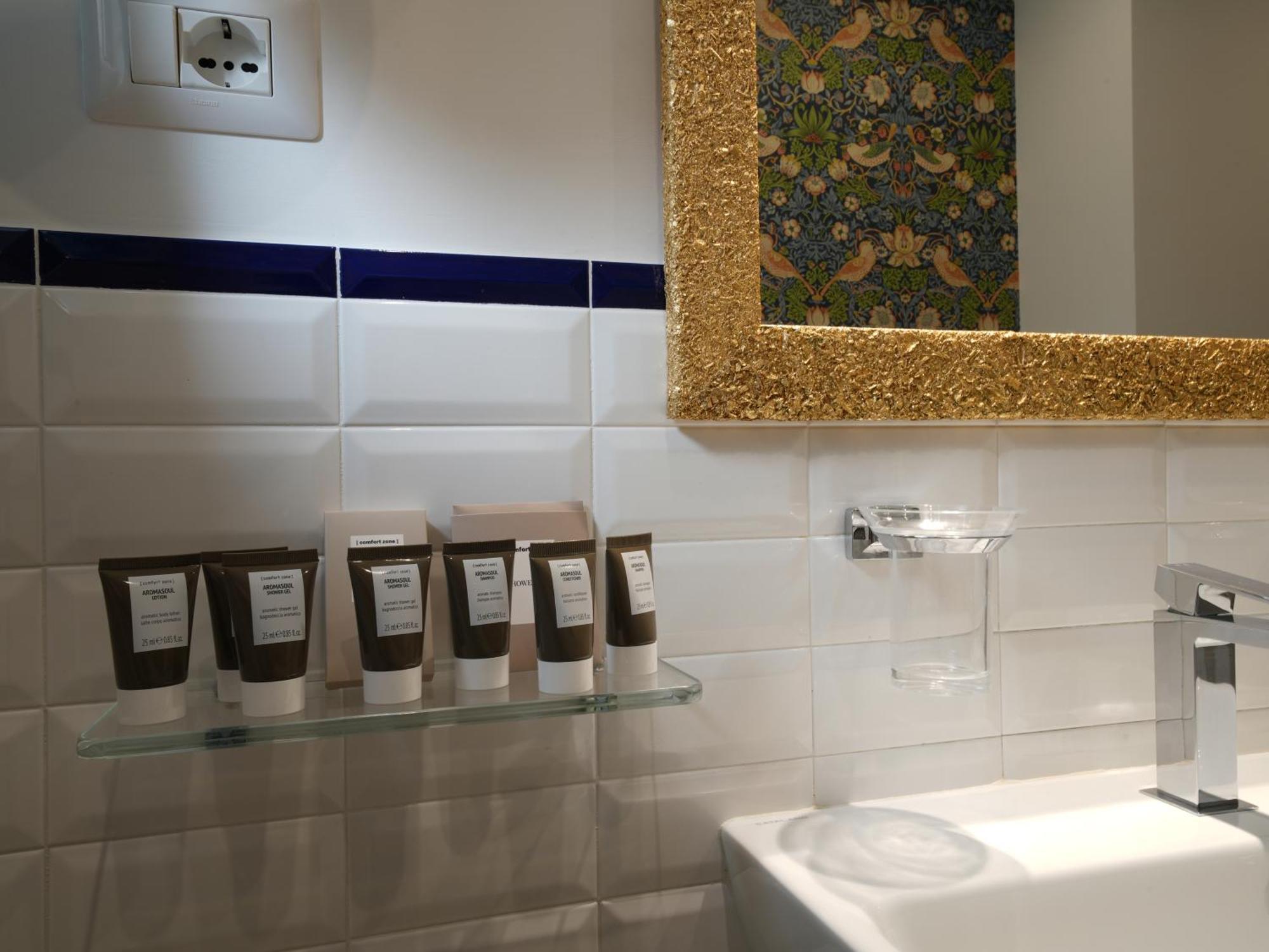 Sui Generis Tropea Luxury Rooms ภายนอก รูปภาพ