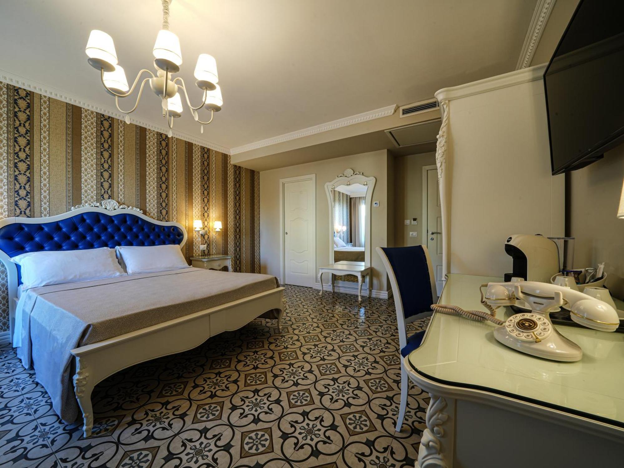 Sui Generis Tropea Luxury Rooms ภายนอก รูปภาพ