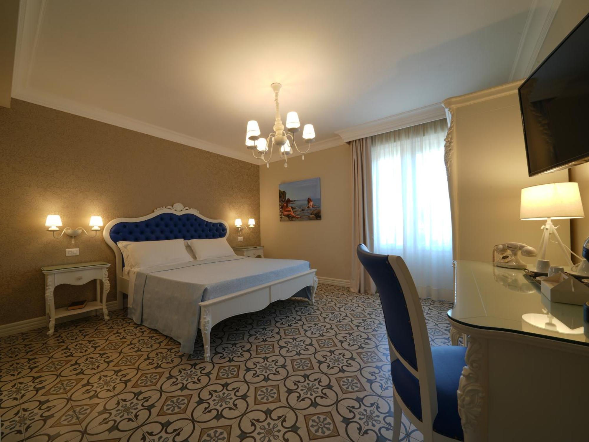 Sui Generis Tropea Luxury Rooms ภายนอก รูปภาพ