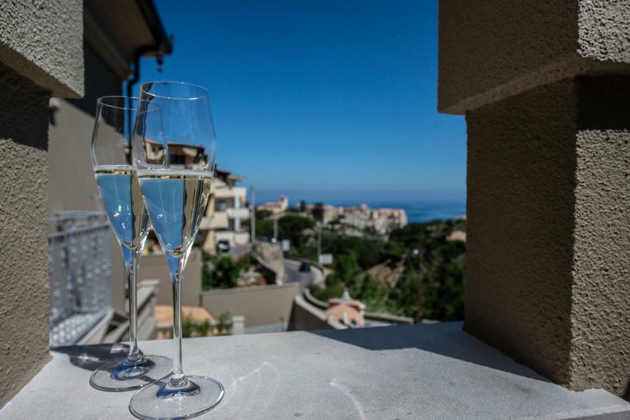 Sui Generis Tropea Luxury Rooms ภายนอก รูปภาพ