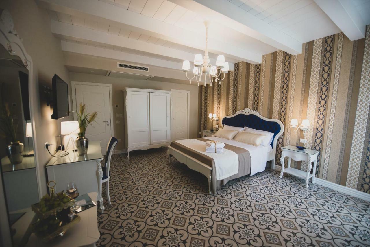 Sui Generis Tropea Luxury Rooms ภายนอก รูปภาพ