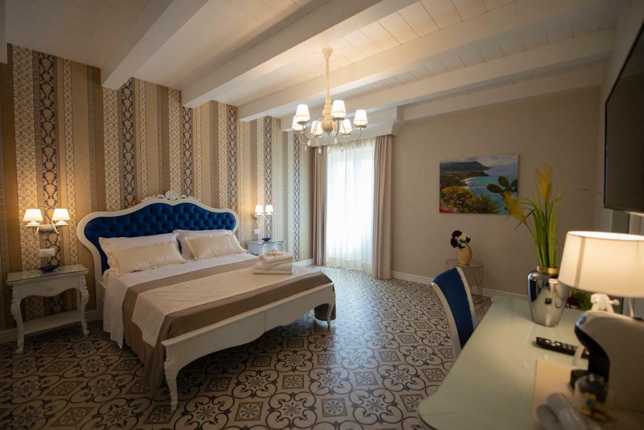 Sui Generis Tropea Luxury Rooms ภายนอก รูปภาพ