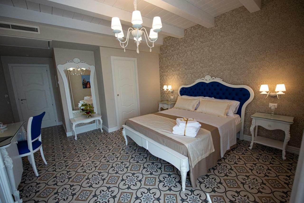 Sui Generis Tropea Luxury Rooms ภายนอก รูปภาพ