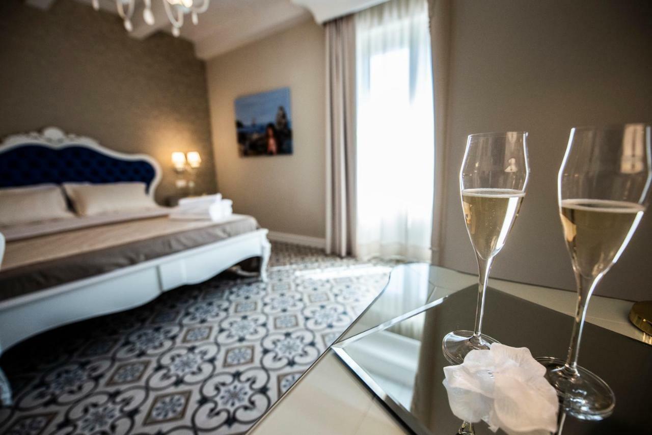 Sui Generis Tropea Luxury Rooms ภายนอก รูปภาพ