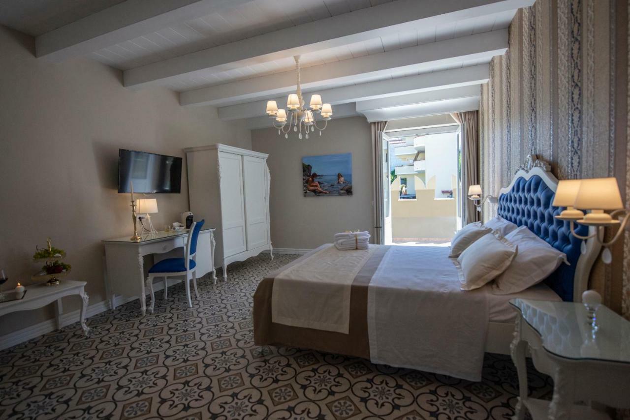 Sui Generis Tropea Luxury Rooms ภายนอก รูปภาพ