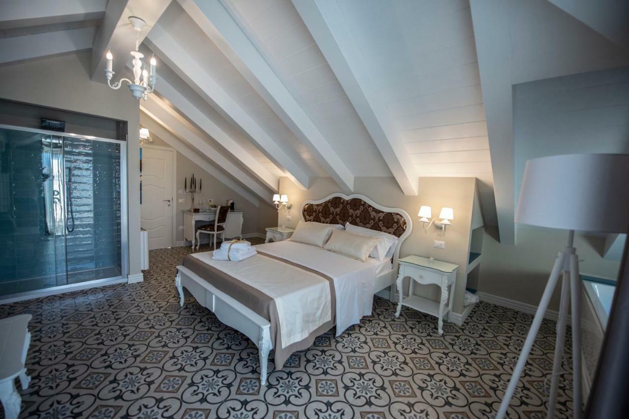 Sui Generis Tropea Luxury Rooms ภายนอก รูปภาพ