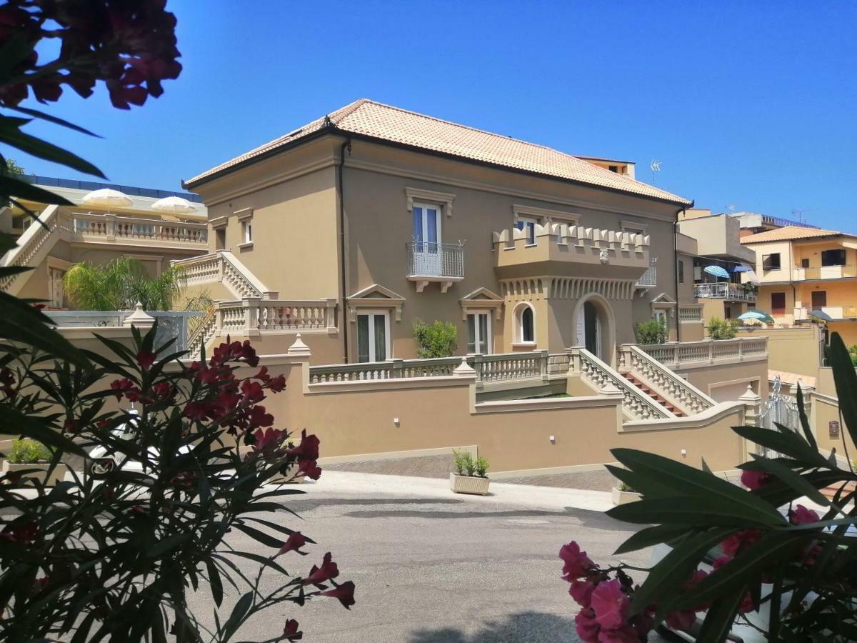 Sui Generis Tropea Luxury Rooms ภายนอก รูปภาพ