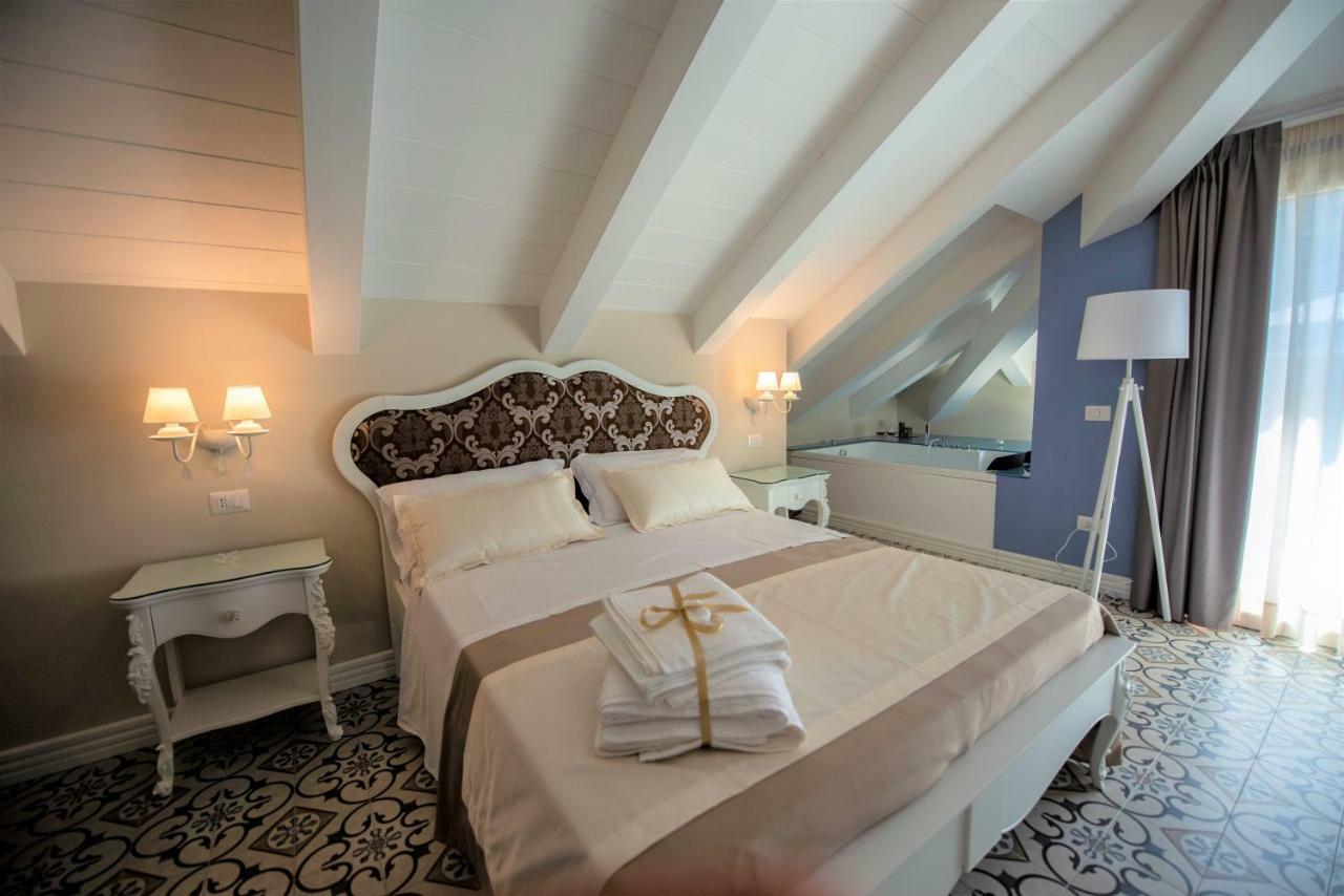 Sui Generis Tropea Luxury Rooms ภายนอก รูปภาพ