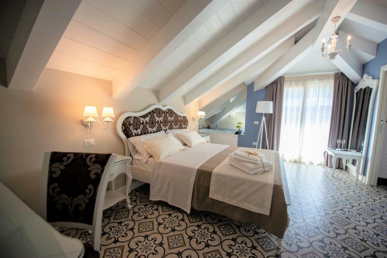 Sui Generis Tropea Luxury Rooms ภายนอก รูปภาพ