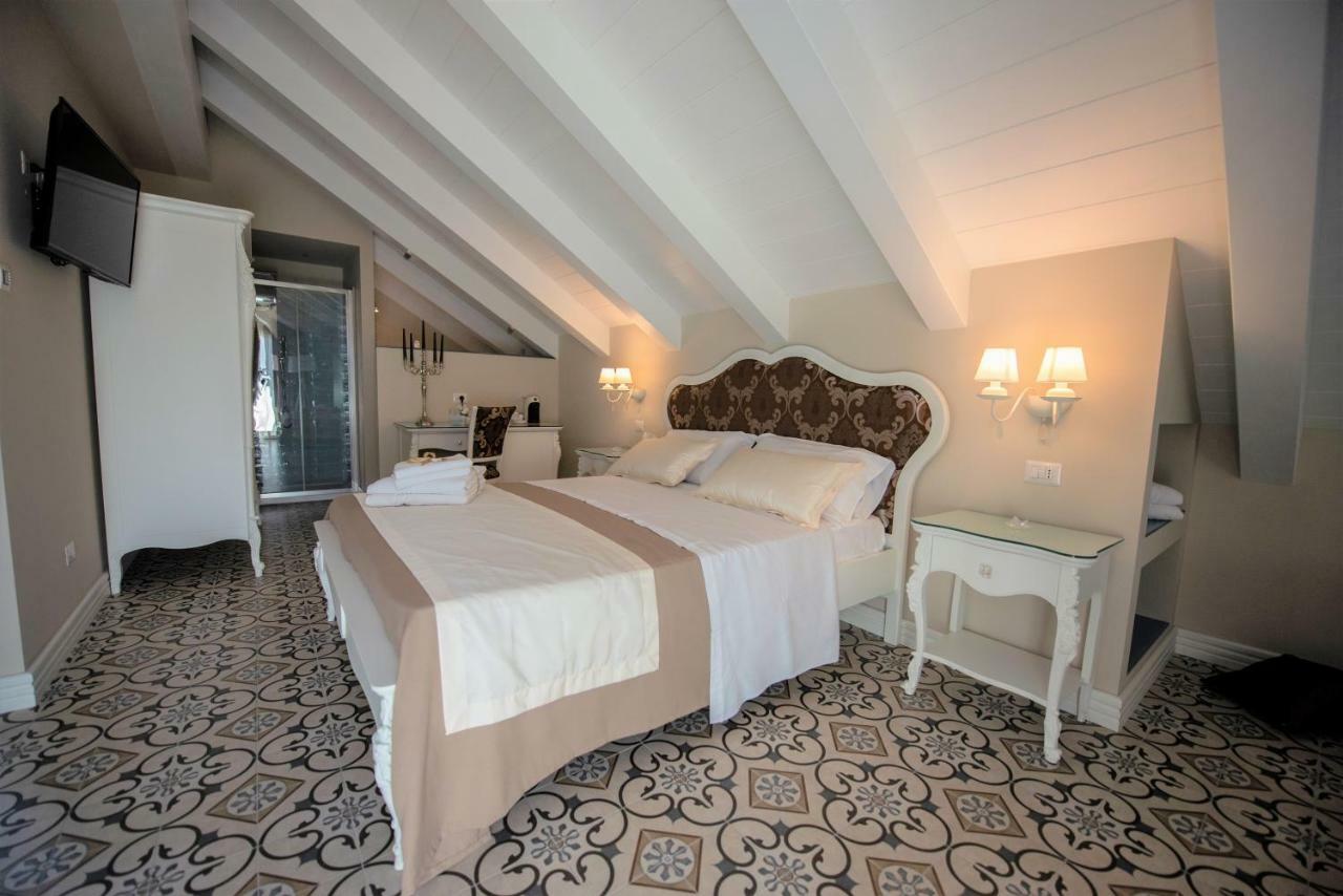 Sui Generis Tropea Luxury Rooms ภายนอก รูปภาพ